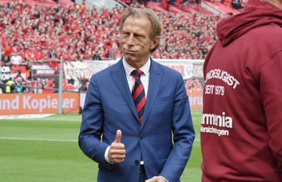 Christoph Daum, aproape să preia un club mare din Europa » Fostul elev l-a dat de gol: „Să îi urăm succes?”