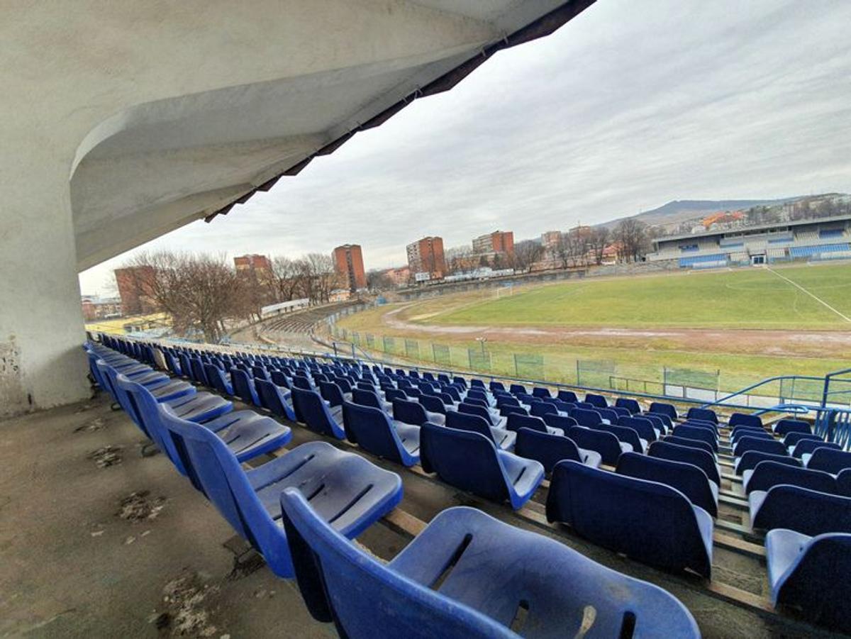 7 stadioane-fantomă din România » De la proiectul megalomanic al lui Ceaușescu, la arene europene transformate în gropi de gunoi