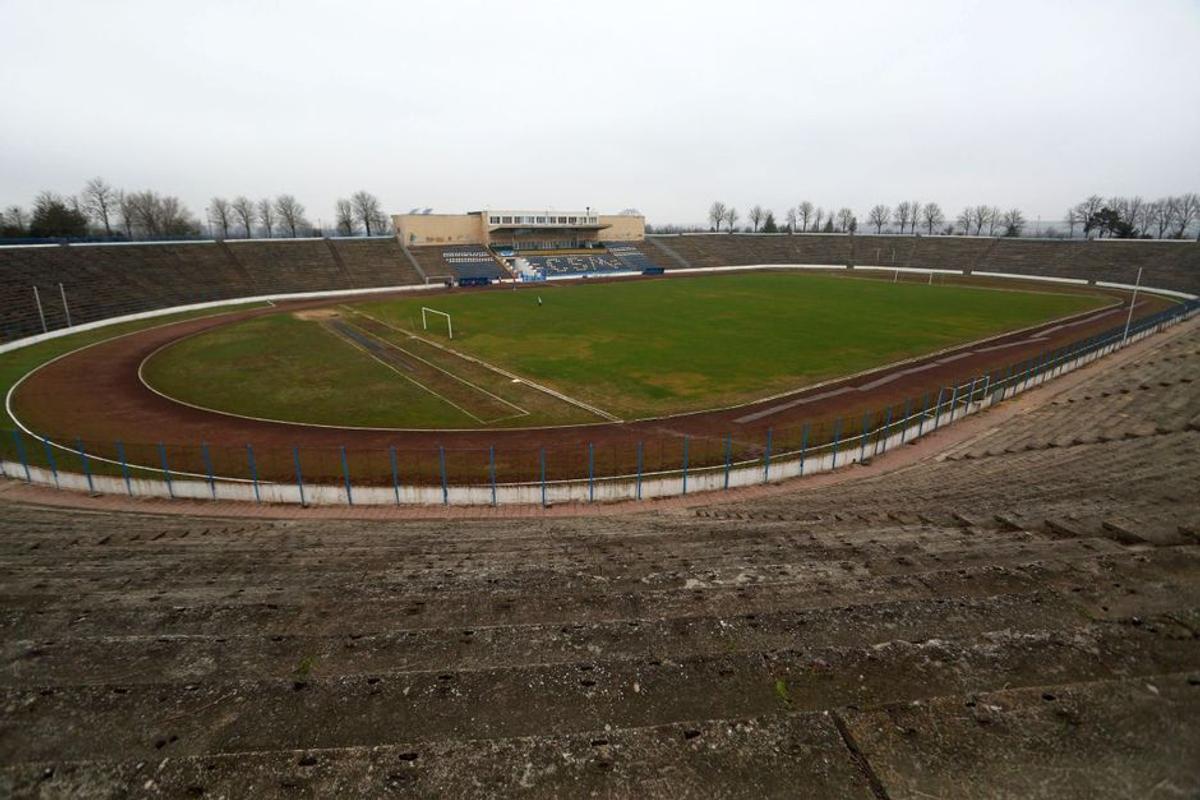 Stadioane uitate ale României