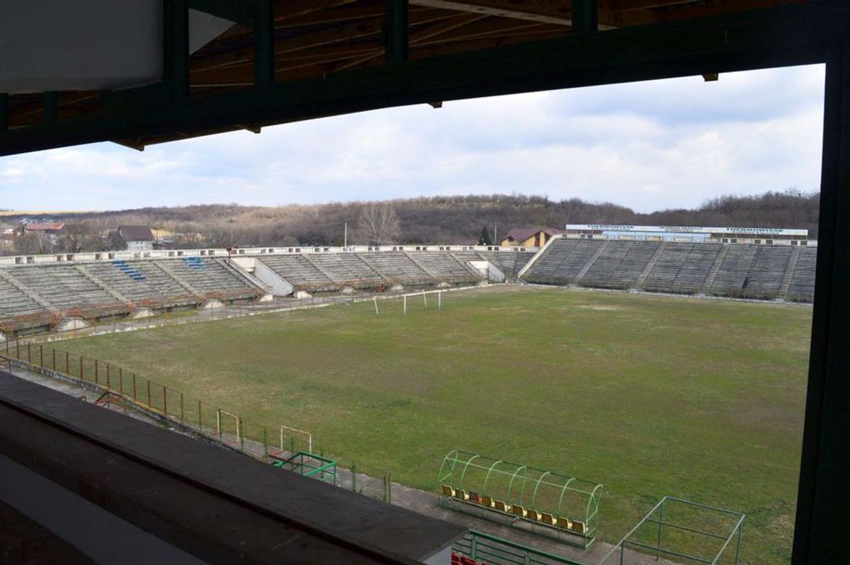 7 stadioane-fantomă din România » De la proiectul megalomanic al lui Ceaușescu, la arene europene transformate în gropi de gunoi