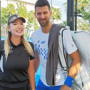 Ana Maria Gavrilovici, lângă liderul mondial Novak Djokovic
