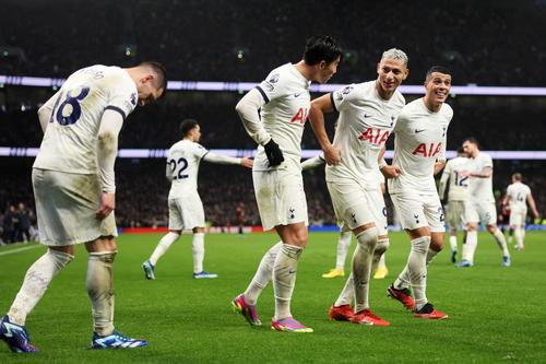 Tottenham Hotspur, club care ar fi ajuns la un acord pentru transferul fundașului central Radu Drăgușin, a învins Bournemouth, scor 3-1, în runda #20 din Premier League. foto: Getty Images