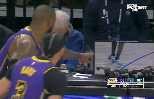 Lui LeBron James nu i-a venit să creadă ce au decis arbitrii de ziua lui! Haos în ultimele secunde: „Până și Stevie Wonder poate vedea asta!”