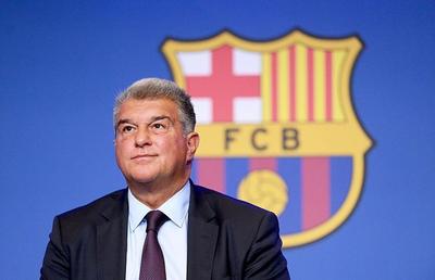 Joan Laporta i-a enervat pe fanii Barcelonei la final de 2023! » A anunțat că e gata să vândă unul dintre fotbaliștii importanți!