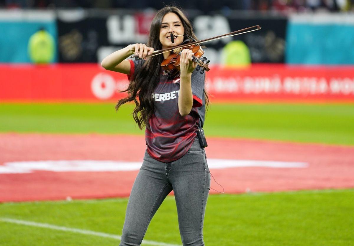 Jana Ceklanovic a prezentat tricoruile dinamoviștilor