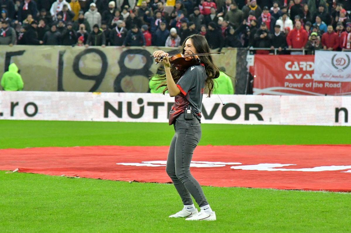 I-a sedus pe fanii lui Dinamo și dezvăluie ce a surprins-o la București, în concertul de pe Arenă » Interviu GSP cu violonista Jana Ceklanovic: „România e a doua mea casă!”