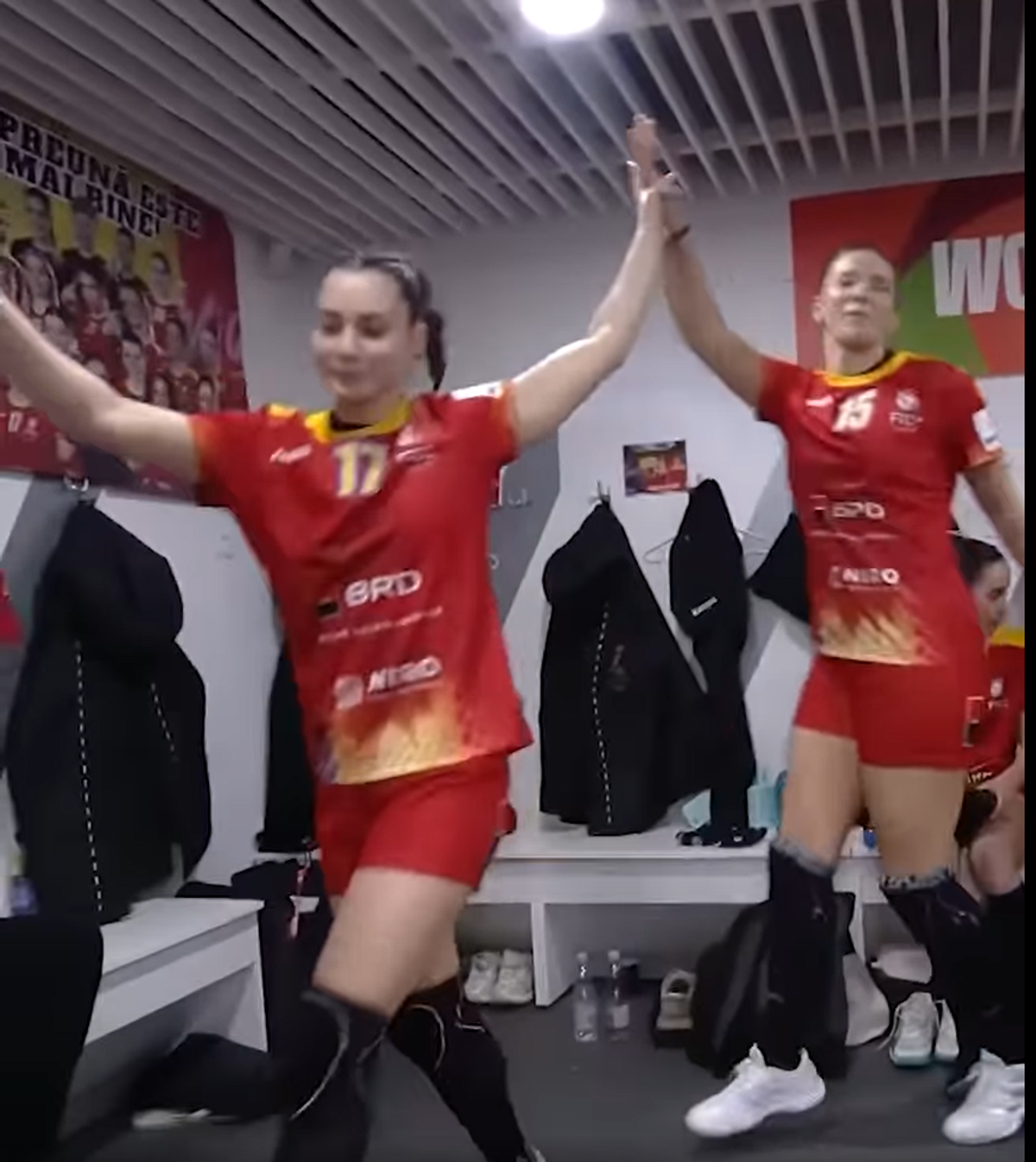 Cele mai tari 24 de imagini din sport în anul 2024 » Să mai admirăm o dată lacrimile de bucurie „tricolore” și ipostazele EPICE pentru cărțile de istorie