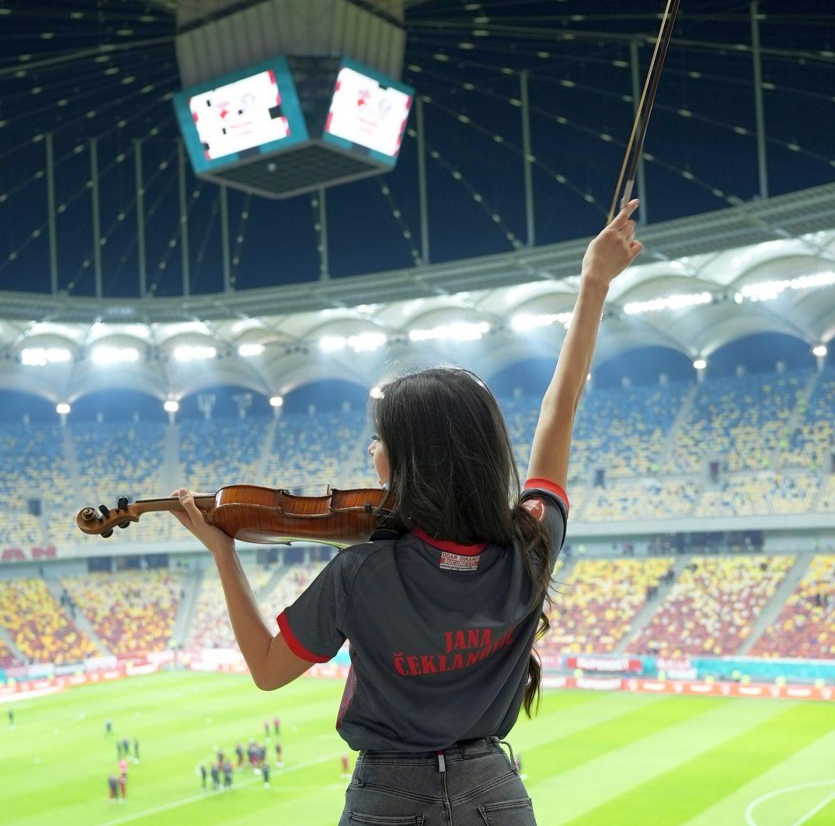 Jana Ceklanovic,  violonista care i-a sedus pe fanii lui Dinamo