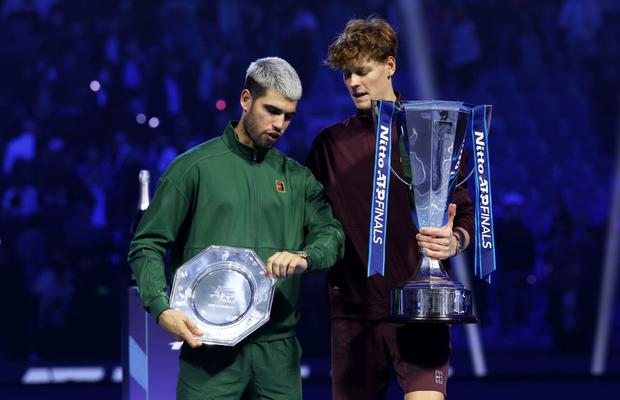 Câți bani au câștigat în 2025 Jannik Sinner, Carlos Alcaraz și Novak Djokovic pentru fiecare oră petrecută pe terenul de tenis
