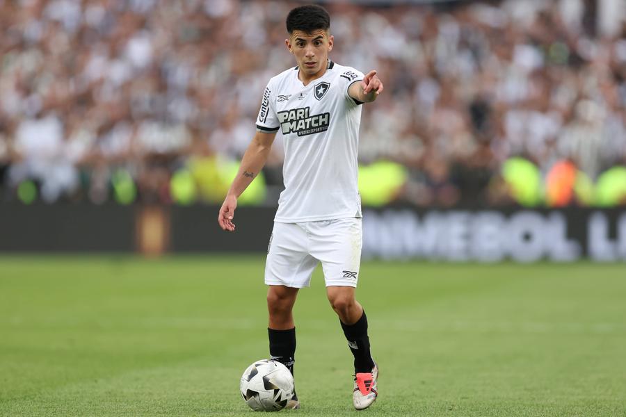 Thiago Almada / foto: Imago Images FIFA a impus o sancțiune dură unui club cunoscut » Au primit interzis la transferuri