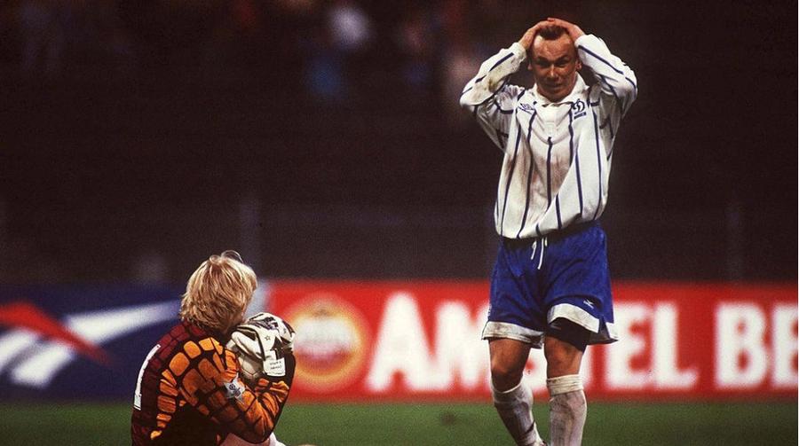 Viktor Leonenko (alb) / foto: transfermarkt.com Vladislav Blănuță, criticat în Ucraina: „Transfer dezastruos”
