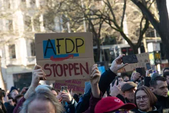 Хиляди германци протестираха срещу Християндемократите, AfD и крайнодясната политика