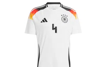 Adidas забрани номера "44" върху футболните екипи на германския отбор