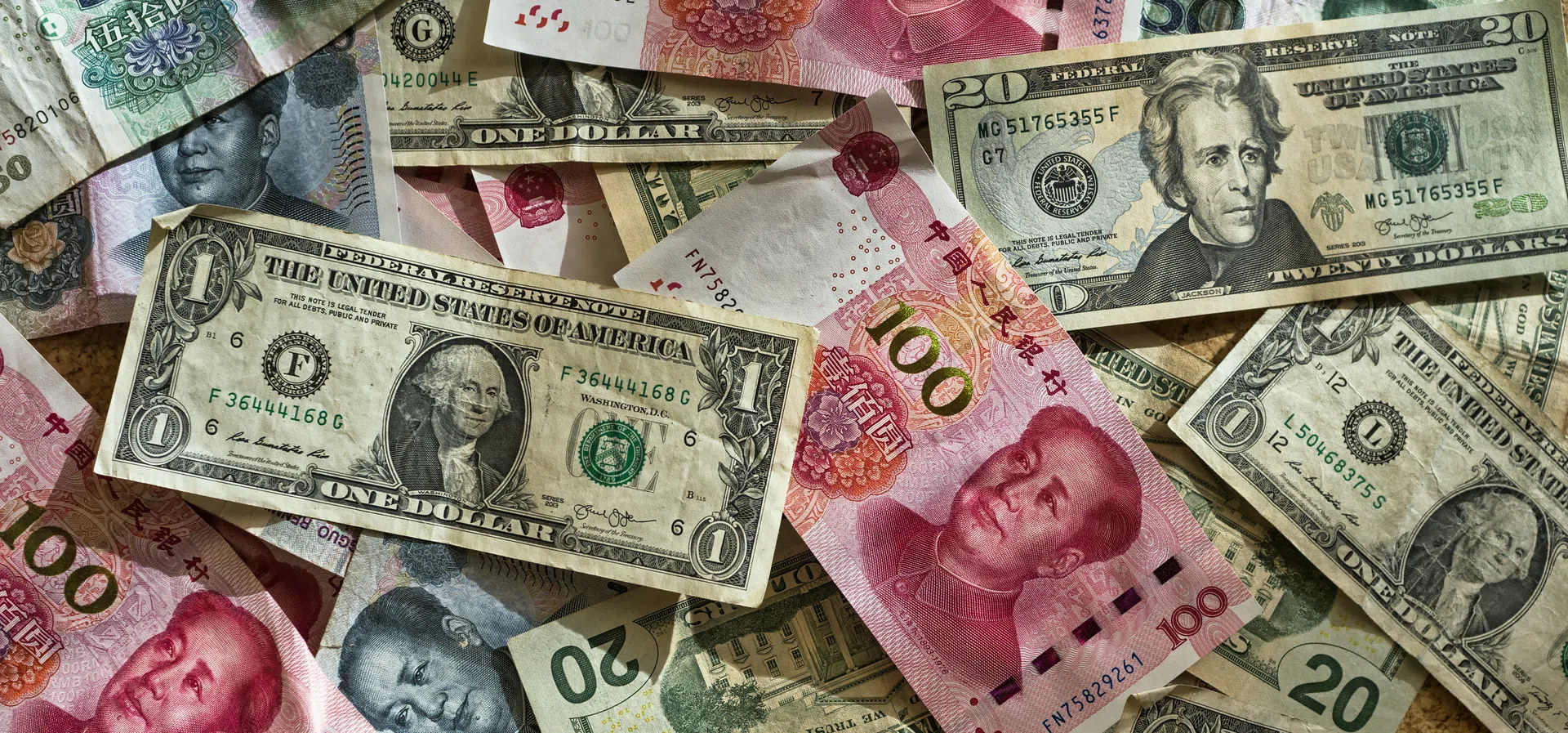 Развиващите се страни се отказват от дълговете в долари и