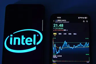 Intel преживя най-лошия си ден на Уолстрийт от 50 години, дърпайки надолу акциите в сектора на чиповете