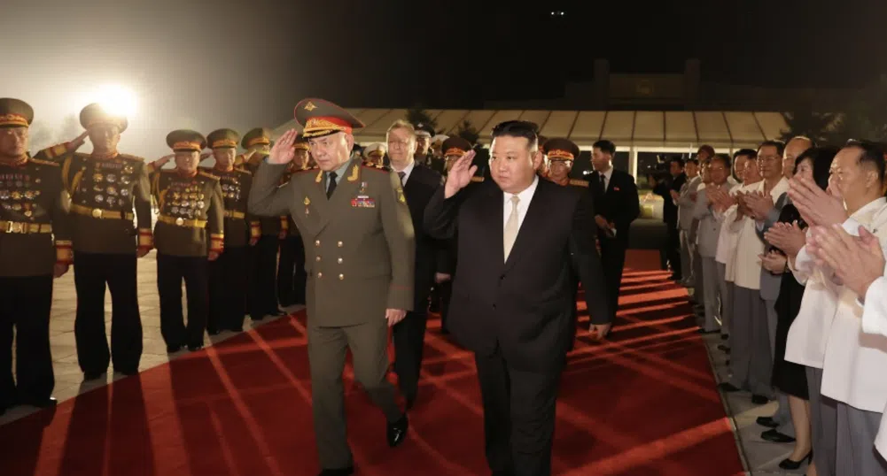 Да кодираш пропаганда: Как идеологическа песен за режима на Ким стана хит в TikTok