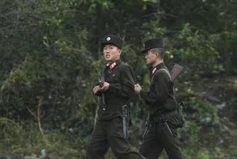 Рядък подвиг и бягство към свободата: Севернокореец премина пеша през демилитаризираната зона