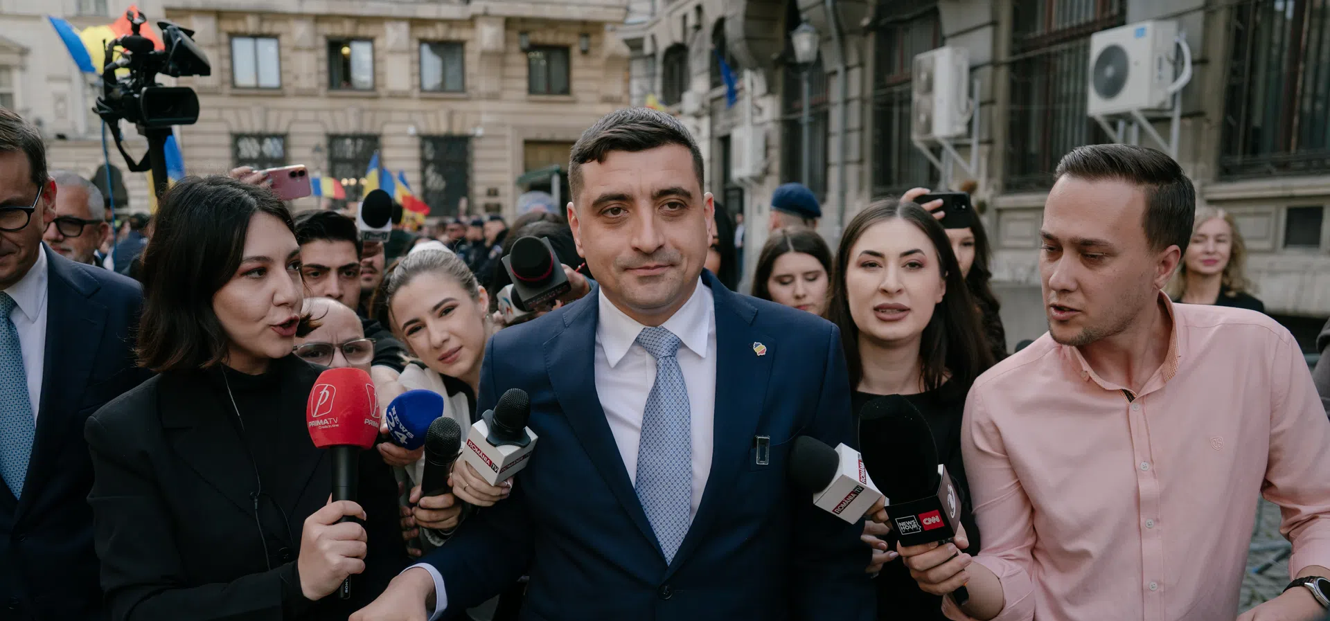 Кой е Джордже Симион - победителят в първия тур на президентските избори в Румъния
