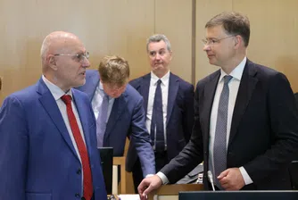 Управителят на БНБ Димитър Радев се срещна с еврокомисаря Валдис Домбровскис
