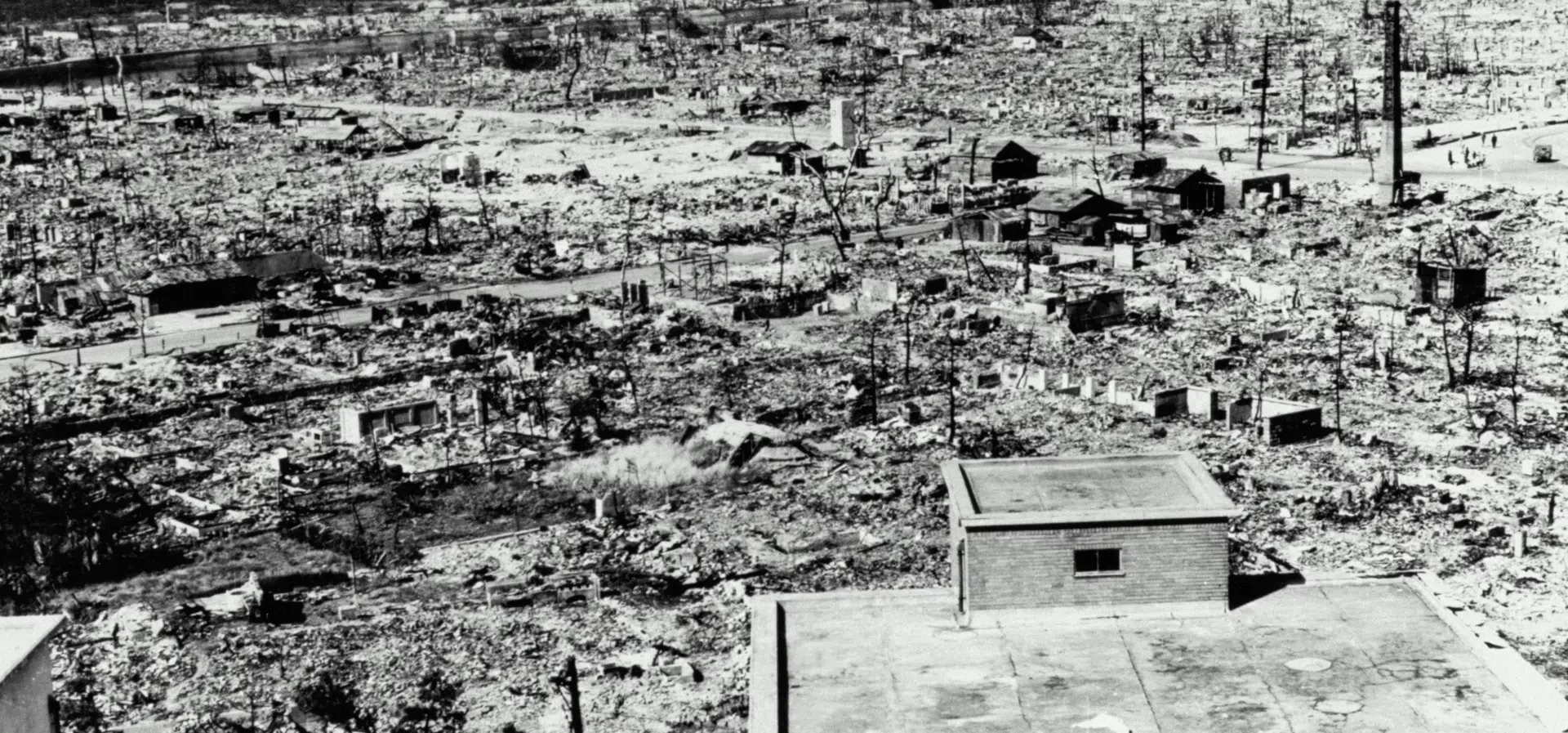 Точно 80 години след като за първи път в историята