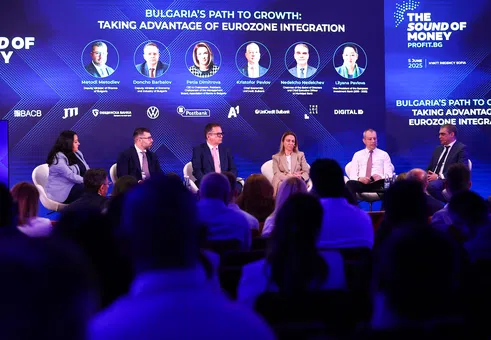 В седмицата на еврото форумът ШУМЪТ НА ПАРИТЕ 2025 зададе тона на възможната трансформация