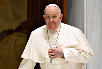 В противоречиво изказване папа Франциск призовава Украйна да „има куража“ за преговори с Русия