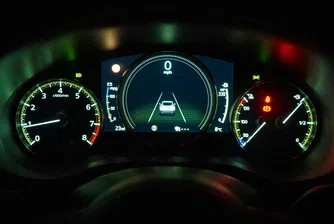 Регрес или улеснение? Автомобилните производители връщат бутоните