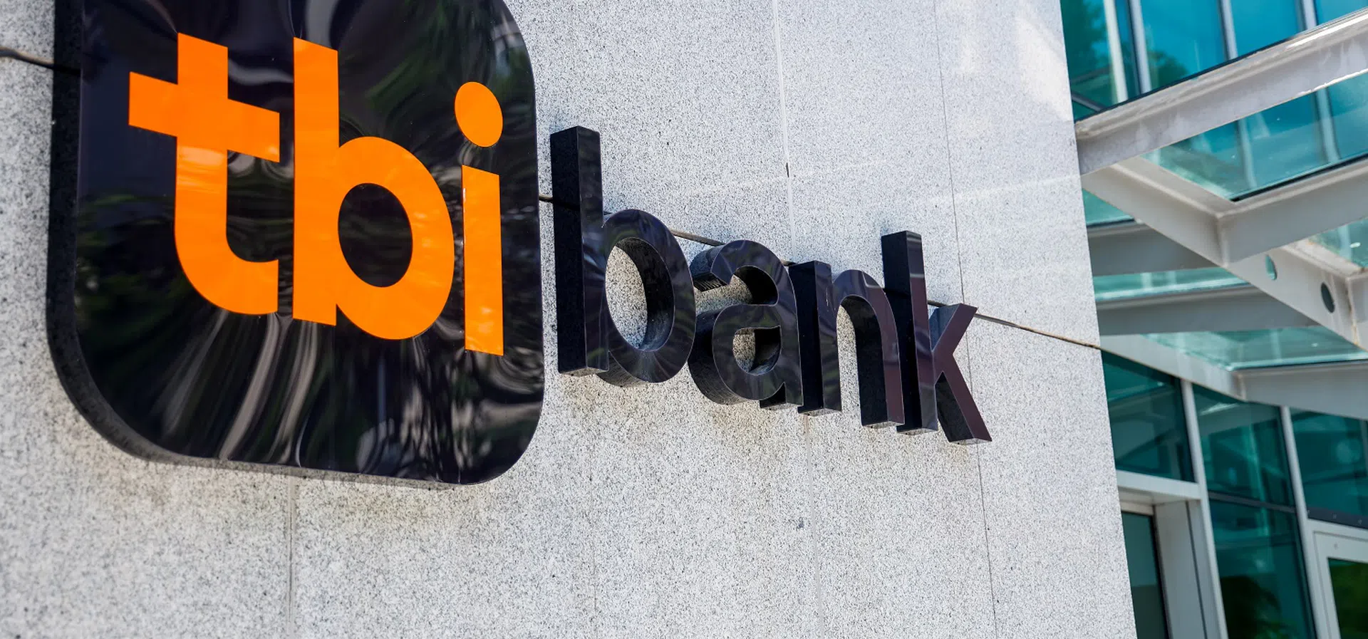 tbi bank издаде успешно най-голямата емисия облигации в България