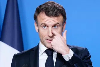 Отчаян президент, рискова игра: Как определят във Франция поведението на Макрон