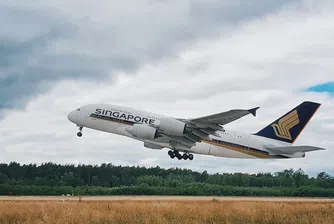 Singapore Airlines обезщетява пътници от полета, засегнат от тежка турбуленция