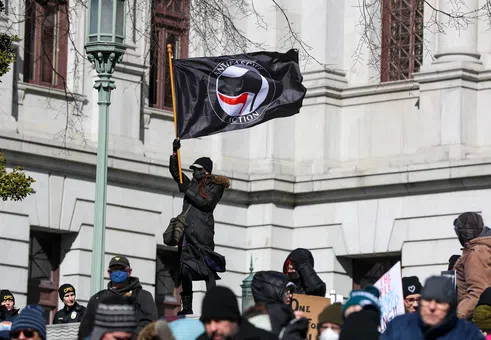 Тръмп се закани да разруши Антифа. Съществува ли въобще такава организация?
