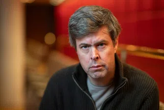 Дейвид Салай и романа Flesh – брутално честен разказ за тялото, мъжествеността и трагедията на един имигрант