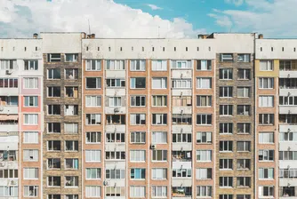 България е трета по пренаселени жилища в Европа