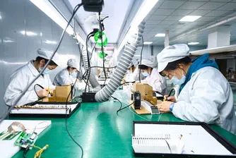 Китай отговаря на технологичните санкции на САЩ с чипове с отворен код