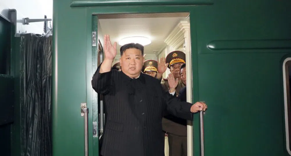 Как Северна Корея превръща изкуствените мигли в ракети