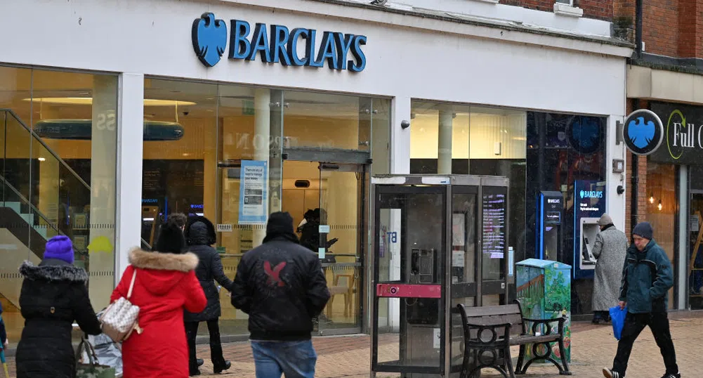 Barclays въвежда ограничения върху финансирането на добива на нефт и газ