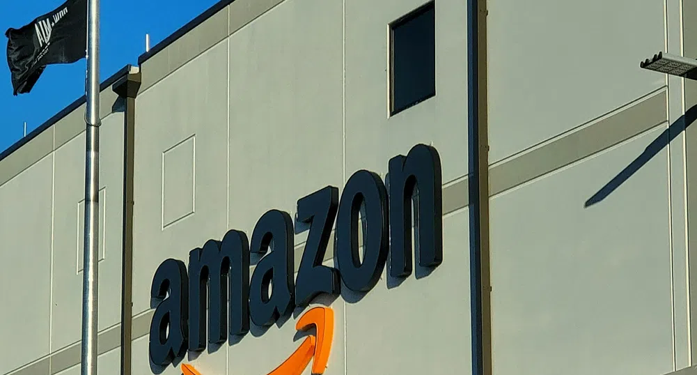 Печалбите на Amazon са скочили след силното празнично пазаруване