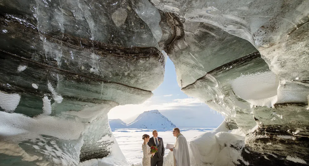 „Да“ в пещерата: Как изглежда една екстремна сватба за 65 000 долара