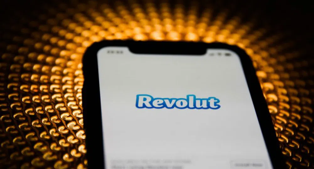 Revolut пуска телефонни планове за пътуващите извън страната си британци