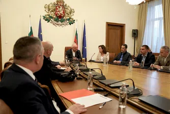 Рано тази сутрин служебният министър-председател Димитър Главчев свика работно съвещание