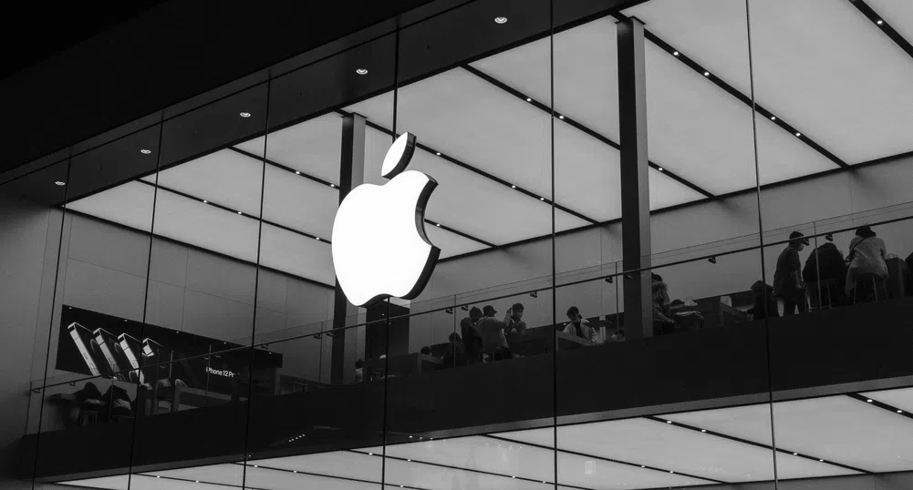 Apple загуби короната: Доставките на iPhone се свиват, докато китайските конкуренти растат