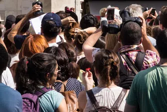 Пренасищането с туристи носи сериозни предизвикателства за популярни дестинации, но в същото време отваря и нови възможности