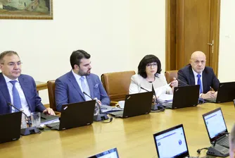 Финансовият министър даде пресконференция след като по-рано на днешното правителствено заседание премиерът Росен Желязков поиска от нея да разясни данните за инфлацията в страната