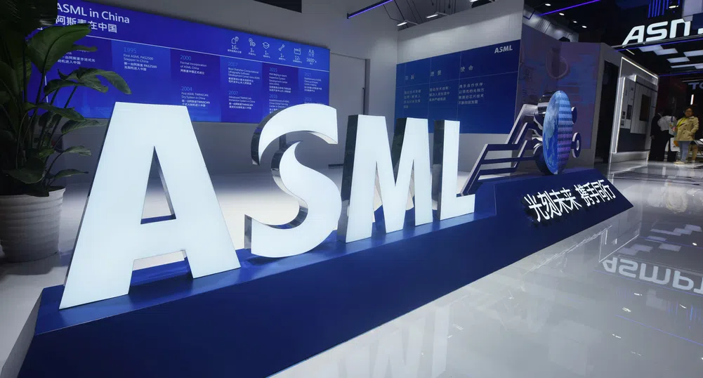 ASML загуби над $50 млрд. и повлече сектора на чиповете надолу