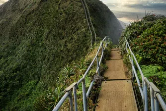 Премахват Стълбите към Рая в Хавай заради опасно поведение на туристите