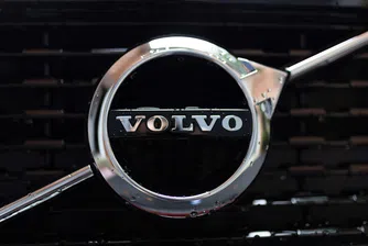 Volvo Cars повиши днес очакванията си за оперативната печалба през второто тримесечие, но понижи прогнозите си за продажбите на дребно през цялата година