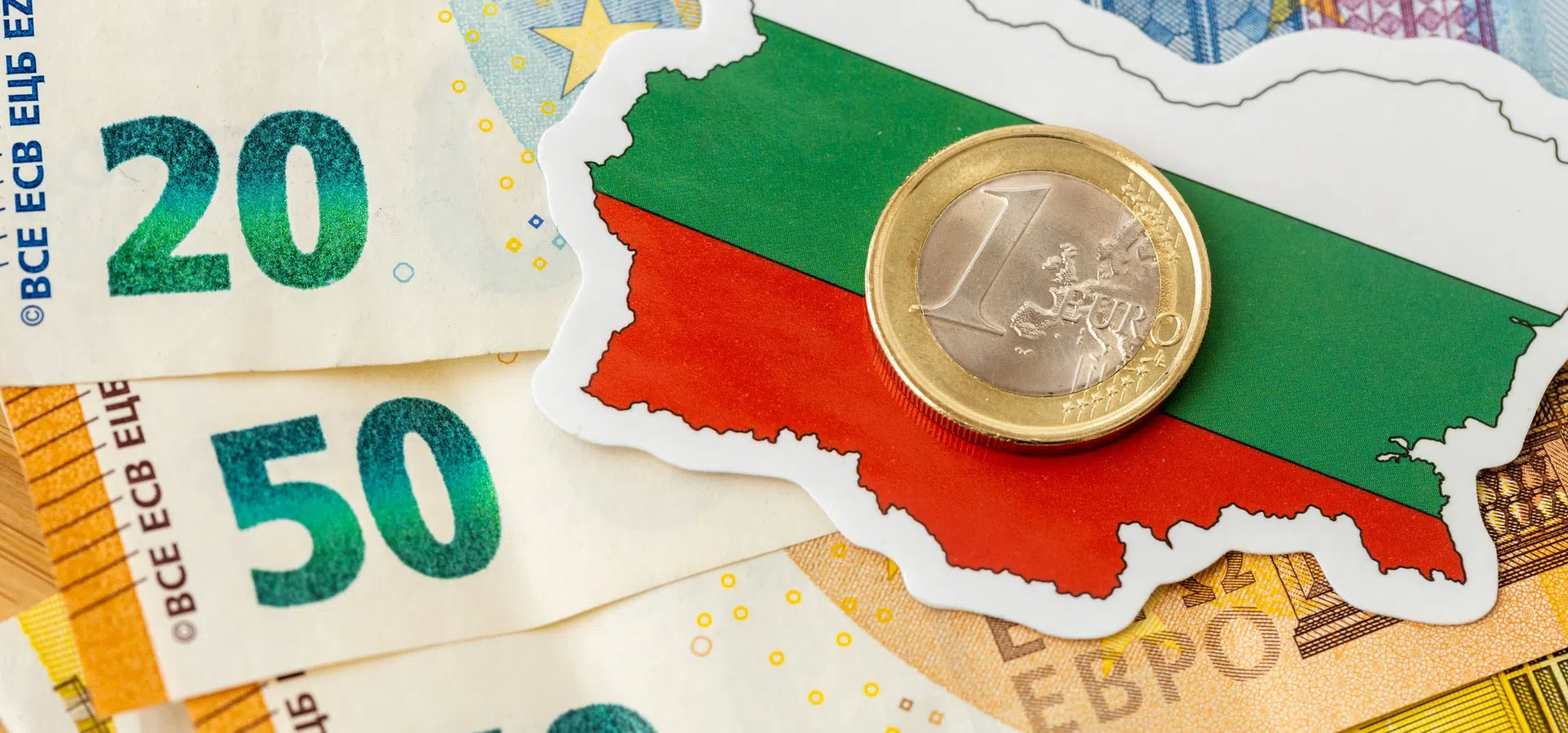 ЦИЕ забогатява, но не инвестира – България е шампион в „заключените“ пари