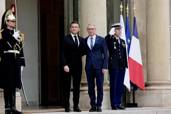Министър-председателят пристигна в Елисейския дворец по покана на държавния глава на Франция