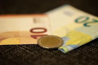 "Дръжте някакъв кеш под матрака": Съвет от Нидерландската централна банка