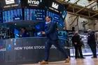 Глобално напрежение и лихвени неясноти: S&P 500 отбеляза трети ден на спад